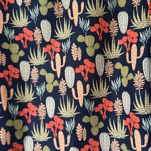 NWOT Kennington "The Estate Shirt" Cacti Print Short Sleeve Button Up - Picture 2 of 7